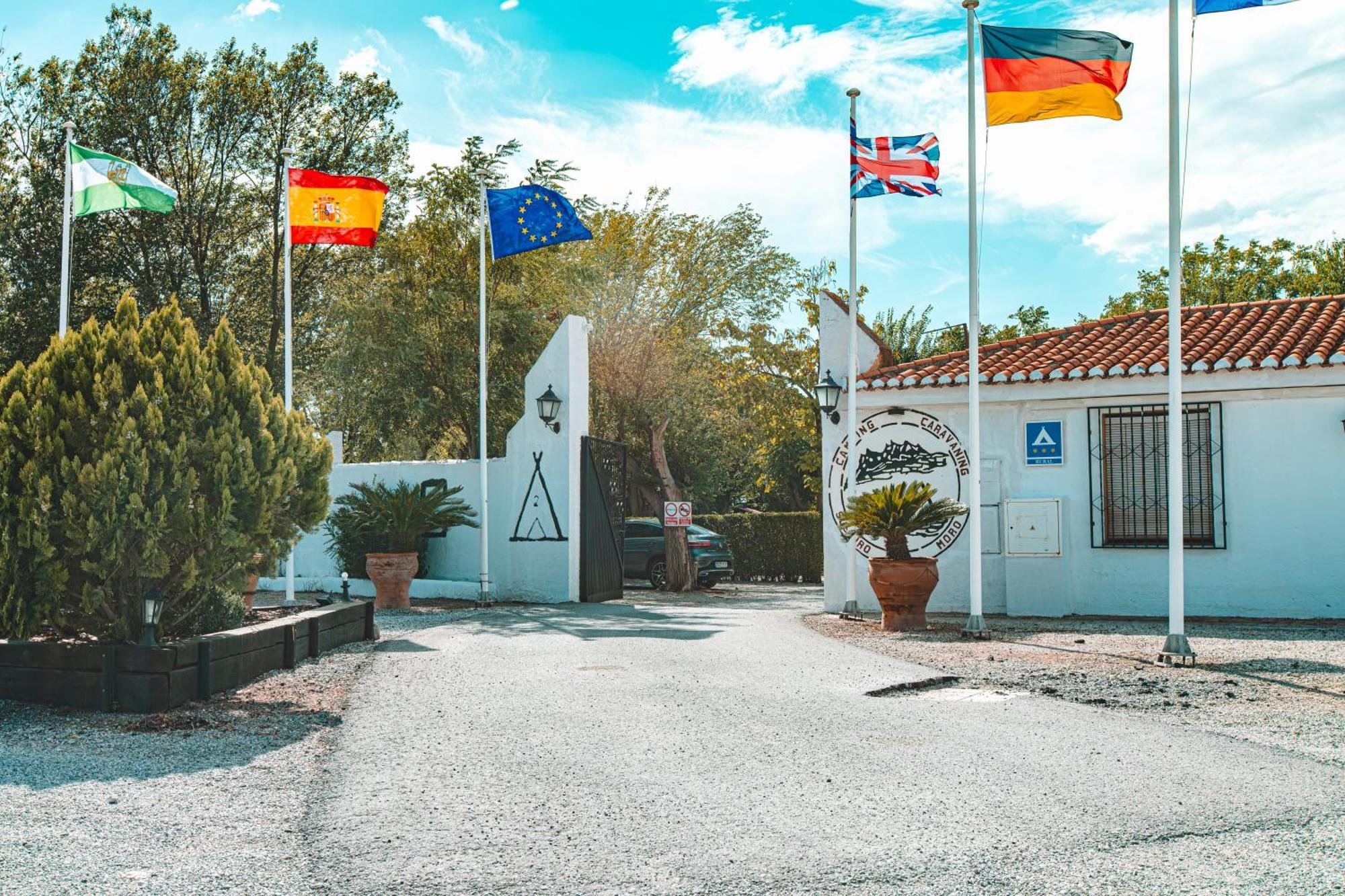Camping & Bungalows Suspiro Del Moro Otura Exteriér fotografie