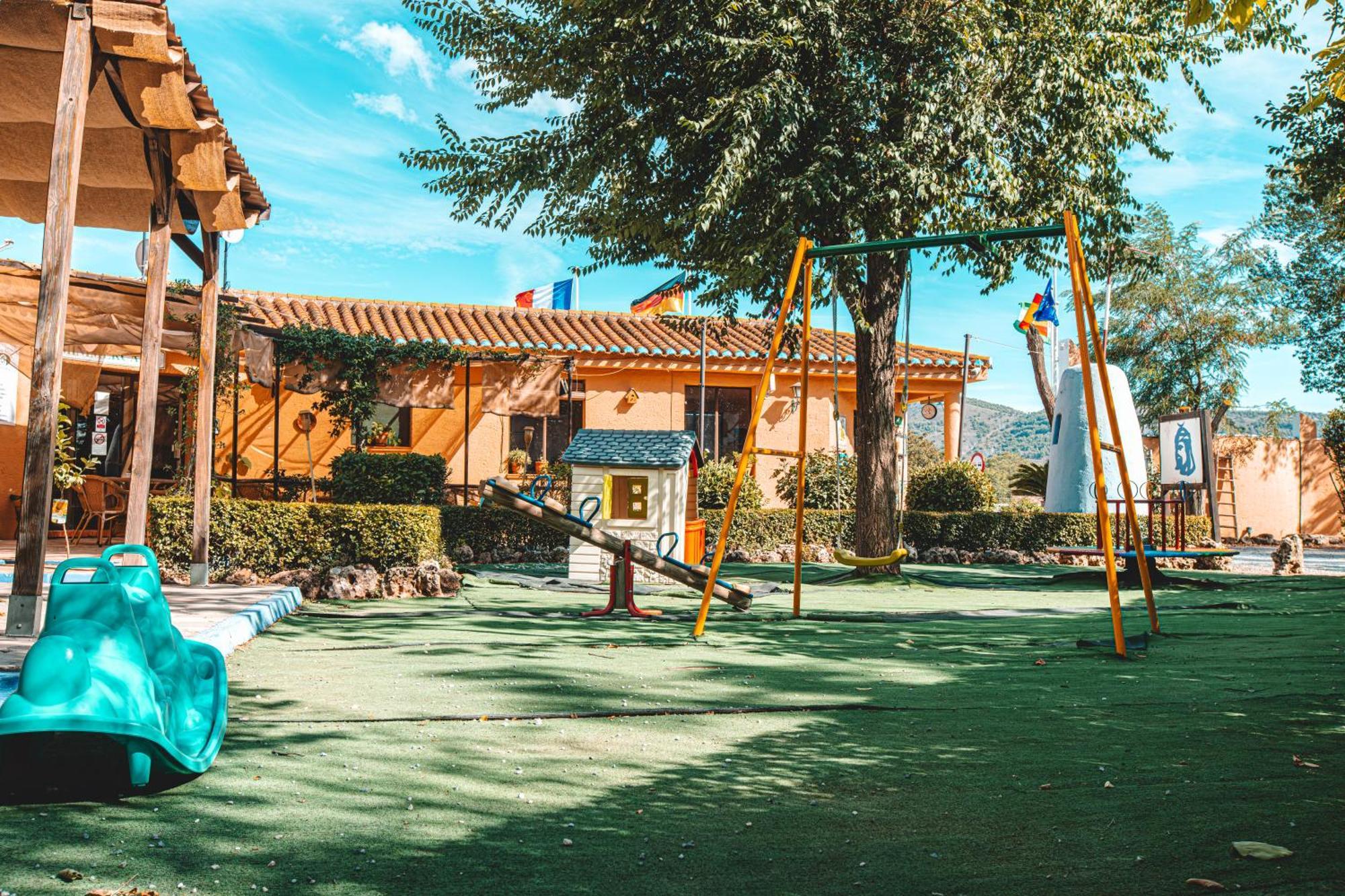 Camping & Bungalows Suspiro Del Moro Otura Exteriér fotografie